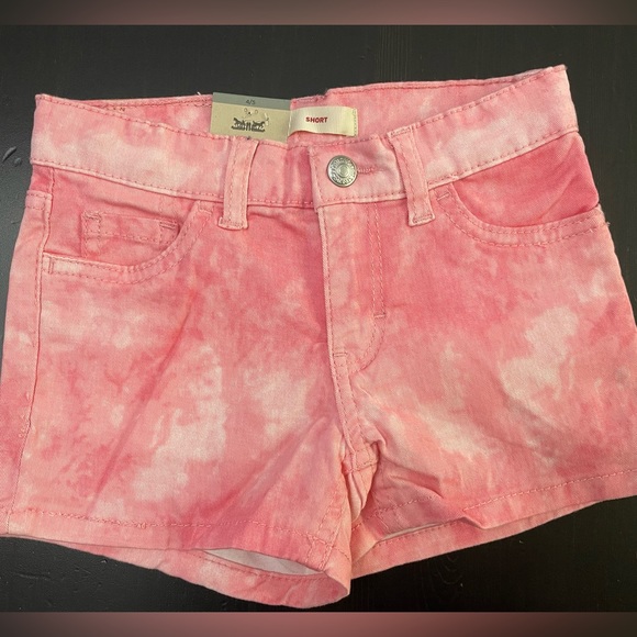 2/$30 Levi’s pink jean shorts girls size 4 or size 5 NWT - Picture 2 of 13